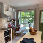 Jasmine Дом отдыха